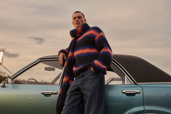 <b>ANDREAS ORTNER</b> zeigt Knitwear für die neue Saison - die <b>STYLEBOP Fall Campaign</b>, fotografiert vor den Toren Berlins