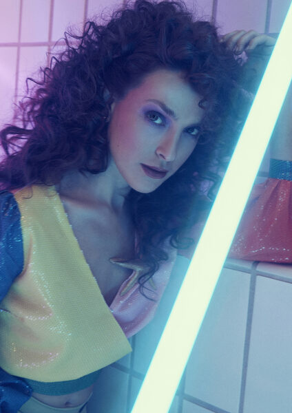 Der Österreicher Marcel A. Mayer fotografiert Model Tiffany Winteler für die <b>ELLE Bulgaria</b> - Styling<b>&nbsp;Jennifer BERNER c/o lesARTISTS by Josef Stockinger</b>