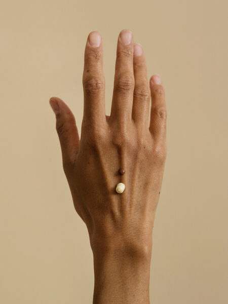 <b>DR. HAUSCHKA on the topic of men’s skin</b> – illustrated by Anna Rosa Krau with styling by Sophia Schwan, both artists c/o <b>KLAUS STIEGEMEYER</b>