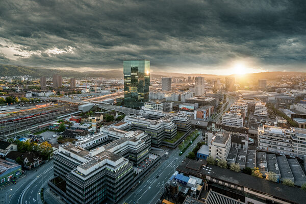<b>Terence du Fresne </b>: <b>HAGER SCHWEIZ AG </b>with aerial shots of landscapes, vibrant cities and infrastructure for Studio Thom Pfister and a new visual world for Newon Coaching with spectacular drone shots