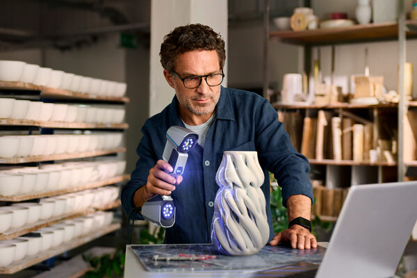 Florian Bison photographs the <b>SPARKASSEN</b> campaign for corporate clients – produced by <b>LUNIK</b> and Bigshrimp in Berlin