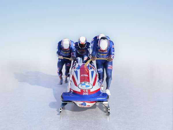 'Inside the deranged and dangerous world of Olympic bobsleigh' - ein Portrait des britischen Bobschlitten-Teams im <b>TELEGRAPH MAGAZINE</b>, fotografiert von <b>SCANDERBEG SAUER </b>in St. Moritz