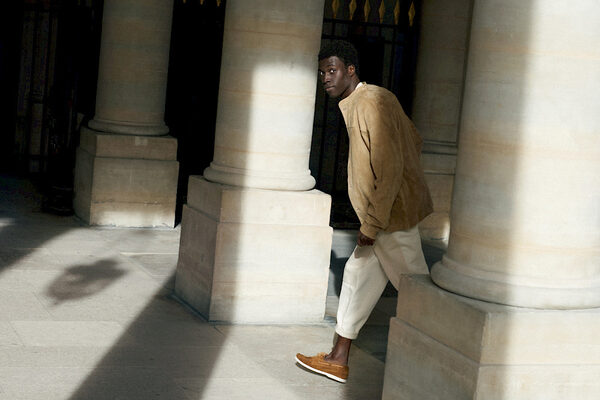 Enjoying the Parisian sun.... JAKMAN für <b>CLOSED MEN</b>, fotografiert von <b>Jonas UNGER c/o BIRD PRODUCTION</b>