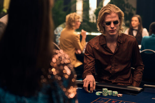 From the ‘ace between jacks and queens’ to the ‘pro on the sidelines of the playing field’ – Berlin-based agency <b>STROBINSKI </b>presents the <b>recruiting campaign for SPIELBANK BERLIN</b> on GoSee