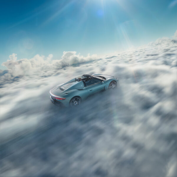 Beyond the sky with the new CIELO MC20 – <b>Alessandra KILA c/o EMEIS DEUBEL</b> films the spot for the new <b>MASERATI </b>masterpiece and the agency Herezie