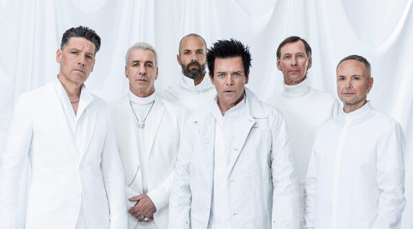 <b>LUNIK</b> produces a <b>DHL campaign including clips with Jürgen Vogel </b>for the agency Aufbruch-Scheven-Kroke, plus a RAMMSTEIN ‘Zeit’ PR shoot for Universal Music in Berlin