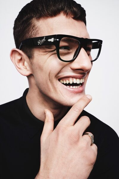 <b>PERSOL x&nbsp;DOLCE &amp; GABBANA </b>on air - appearing in the lead role of the eyewear campaign is the smart <b>Tommaso BELLINI c/o LOUISA MODELS</b>