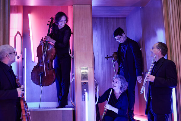Welcome to the WDR Studio Orchestra!&nbsp;<b>DOMINIK MENTZOS</b> <b>photographed the renowned ensemble of the WDR Studio Orchestra</b> in the equally famous broadcasting center of WDR in Cologne