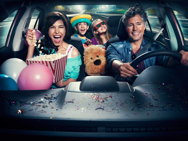 <b>AGENT MOLLY &amp; CO</b> vertreten ab sofort Mode- und Portrait Fotograf Patrik SEHLSTEDT und Carl-Johan PAULIN (Adv, People), zeigen surreale Bildwelten von Erik JOHANSSON und Food Fotos für 'Asian Favorites'