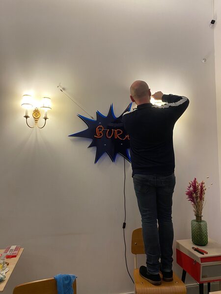 ‘What are you burning for?’ – Bernheimer Contemporary and Jan Kuck present the neon light artwork ‘BURN’ in MAISON MARSIL for ART COLOGNE ‘22 and are planning the light installation ‘THE BURNING CANAL’ for the Copenhagen Light Festival 2023