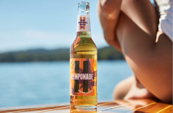 <b>HEMPONADE </b>- Drink good, be happy! <b>Jan HERBOLSHEIMER c/o STILLSTARS</b>