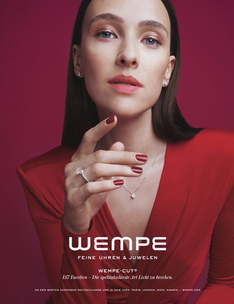 ‘The most spectacular way to reflect light’ - Det KEMPKE c/o DOUBLE T Photographers shoots an ad motif with model Olga for WEMPE-CUT : ‘Perfection is our passion, spectacularly showcased to its fullest in the exclusive WEMPE-Cut® : 137 hand-cut facets sh…
