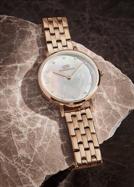 <b>DANIEL WELLINGTON</b> - elegant watch stills by photographer <b>Christoffer Dalkarls &amp; set designer Linnea Apelqvist c/o AGENT MOLLY &amp; CO</b>
