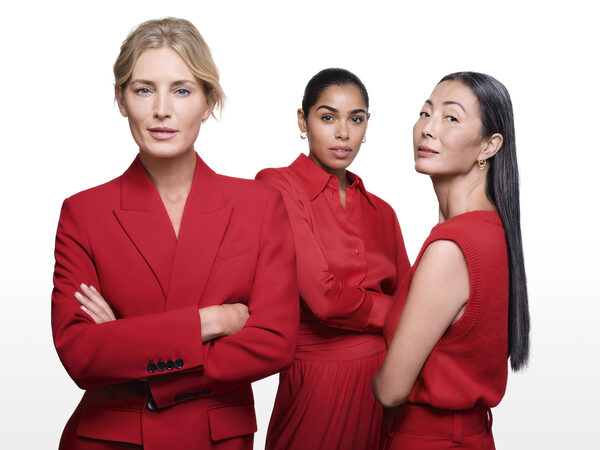 #TheAgeIFeel - <b>Betina DU TOIT c/o&nbsp;LGA MANAGEMENT</b> führt Regie bei dem <b>SHISEIDO Ginza Tokyo&nbsp;</b>Beauty-Spot&nbsp; - und trefft LGA MGMT in XXL auf der <b>UPDATE-23-BERLIN</b>