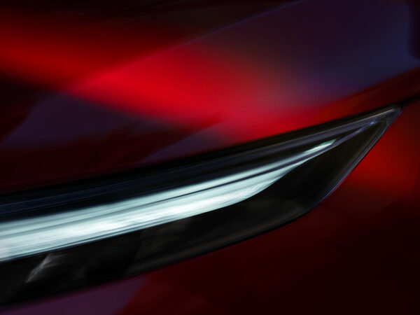 <b>SÉBASTIEN STAUB</b> inszeniert für Designory TBWA Paris den neuen <b>NISSAN JUKE</b> - das aufregende Fahrgefühl der Elektromobilität