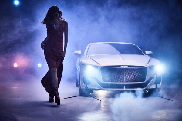 Revisited : <b>ESTHER HAASE</b> photographs the GRAND TOURER for <b>Three20pm</b>, the media brand of RAMP and BENTLEY