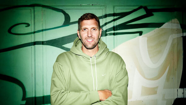 <b>ROCKENFELLER &amp; GÖBELS</b> : <b>DIRK NOWITZKI für SUSTAINABLE FINANCE,</b> DB REGIO NRW Kampagne, ELLE Italia und Streetfood für den Schweizer Supermarkt MIGROS