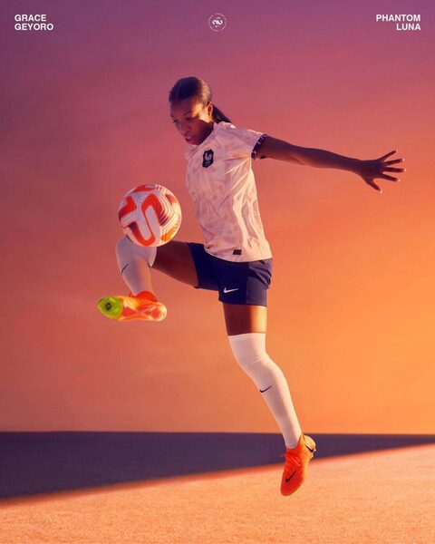 Grace Geyoro, Rose Lavelle, Sam Kerr and Sophia Smith - <b>Tom VAN SCHELVEN c/o&nbsp;MAKING PICTURES</b> photographs the <b>NIKE Phantom Luna</b> in action