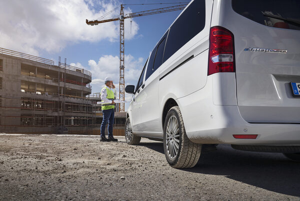 For all businesses. And every job. - <b>MATTHIAS ALETSEE</b> photographs <b>MERCEDES-BENZ VANS</b> for Wire Communication