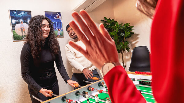 ‘A Family Company at Work for a Better World’ - <b>FELIX EISENMEIER</b> photographs the <b>S.C. JOHNSON Employer Branding campaign </b>for Scholz &amp; Friends Düsseldorf