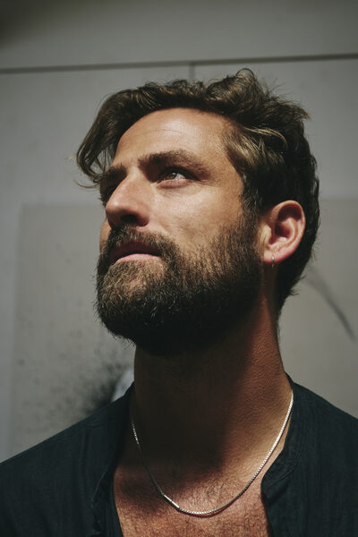 ‘I'm not afraid of the canvas’ – an atelier visit with <b>Maximilian Magnus</b> – in a portrait by<b> Lara FREIBURGER c/o NEUBAUERSCHWARZ </b>for AW