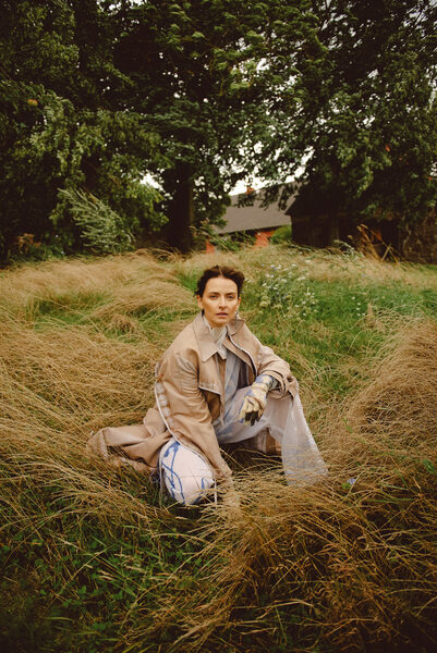 <b>Sarah STORCH c/o DOUBLE T Photographers</b> fotografiert Model, Musikerin, Moderatorin, Schauspielerin <b>Eva Padberg für das FOGS Magazin</b>