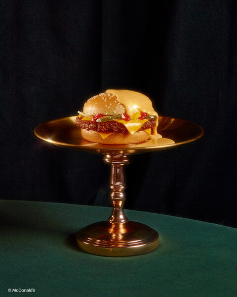 ‘Royal, Big-time’ -<b> MCDONALD'S </b>brings liquid gold to its restaurants – with stills by <b>Alexandra Polina c/o JULIA WALDMANN</b> for Scholz &amp; Friends