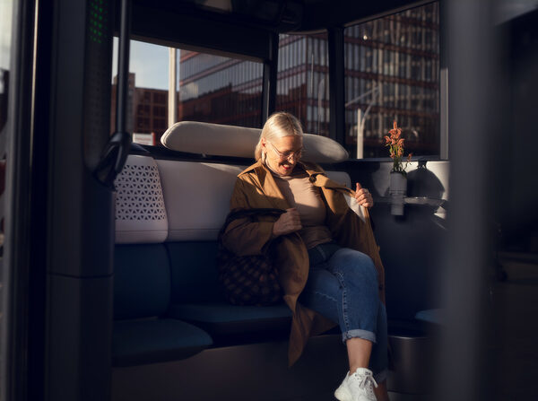 Autonomous, inclusive and sustainable – <b>‘The Mover’ campaign for vehicle manufacturer HOLON</b> by<b> Julia Marie Werner c/o WILDFOX RUNNING</b>