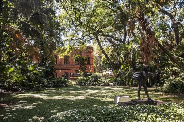 <b>7 SEAS PRODUCTIONS</b> organizes a <b>video production for</b> <b>ASICS with Christoph Tilley</b> against the natural backdrop of Argentina – and shows us the beauty of Buenos Aires and Patagonia