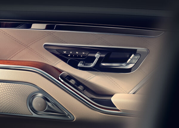 NEW at GoSee.News : <b>PUNCTUM IMAGES</b> presents the <b>MERCEDES MAYBACH S – a full-CGI masterpiece </b>plus bespoke CGI locations