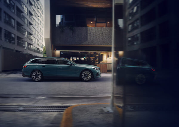 <b>AGNIESZKA DOROSZEWICZ</b> photographs a <b>BMW campaign with THE i5, THE 5 &amp; THE i5 Touring </b>in Australia