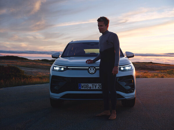 Smarter surfing with the <b>VOLKSWAGEN Tayron, </b>photographed by Marc Trautmann - the production was supervised by <b>IMAGE NATION</b>
