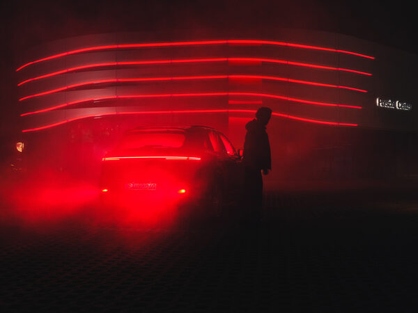 <b>PORSCHE AFTEE#R SALES</b> campaign by <b>Lara BAUMBERGER c/o SEVERIN WENDELER</b> for Grabarz &amp; Partner