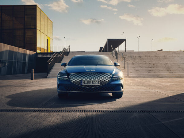 <b>GENESIS G80</b> - a transportation &amp; CGI project by <b>Felix ALIBERTI c/o SEVERIN WENDELER</b> and <b>MONDLICHT STUDIOS</b>