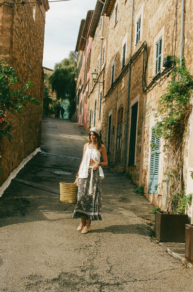 <b>LOVELY PRODUCTIONS</b> produce the starlet campaign for <b>SPELL </b>featuring muse Monica Cima on Mallorca