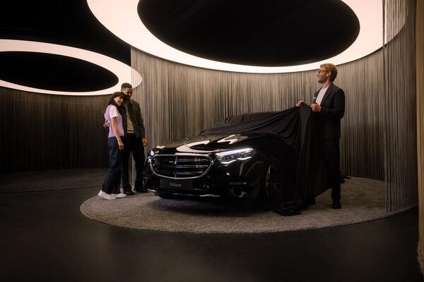 <b>LUNIK </b>produces <b>MERCEDES BENZ Retail Campaign</b> with photographer Moritz Leisen for RAPP