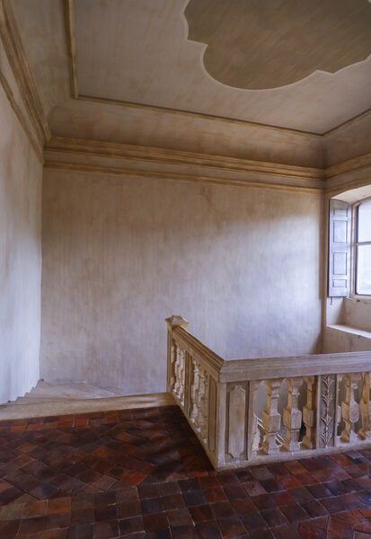 <b>7 SEAS PRODUCTIONS</b> presents a fairytale<b> vintage château</b> in the south of France from its location archive