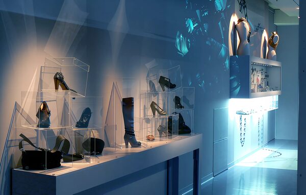 <b>EXHIBITION Fashion Museum of Marseille KARINE ARABIAN - Creative Direction by Serge Derossi </b>