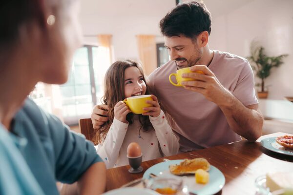 "Home is where Kaba is." – <b>ADRIAN T. KUBICA</b> photographs heartwarming 'Family Moments' for <b>KABA</b>