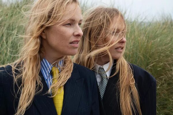 <b>Mirjam KLUKA c/o VISUALEYES ARTISTS</b> portrays the <b>HOUSE OF CHANGE</b> festival organizers Marisa Burn and Raphaela Pichler