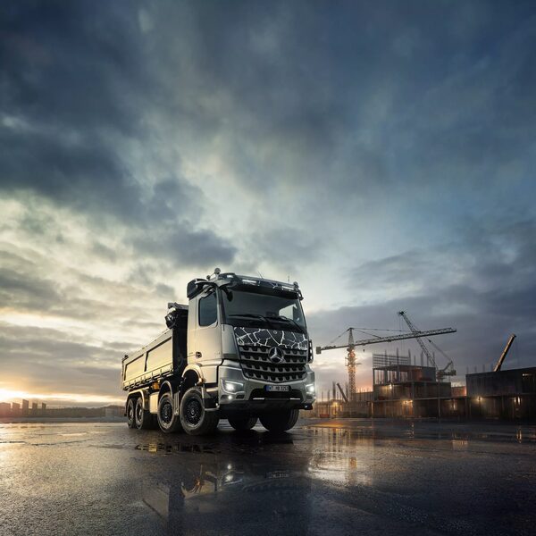<b>UPFRONT PHOTO &amp; FILM&nbsp;: OPEL GRANDLAND&nbsp;campaign</b>&nbsp;-- PLUS: SUNRISE 'Challengers Wanted', MERCEDES-BENZ Trucks campaign, „Tennis is Shit“ – Editorial, Kitchen Impossible X, LAMNT Adventure Travelling