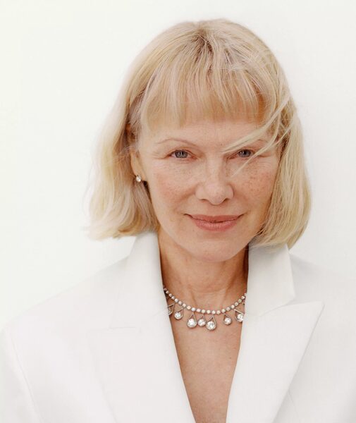<b>LGA MANAGEMENT : Model STEINBERG für 'NOTES ON BEAUTY'</b> -- PLUS: Bryan Ferry X ICON SPAIN, PAMELA ANDERSON für HARPER'S BAZAAR UK und die englische Rugby-Frauennationalmannschaft für die BRITISH VOGUE