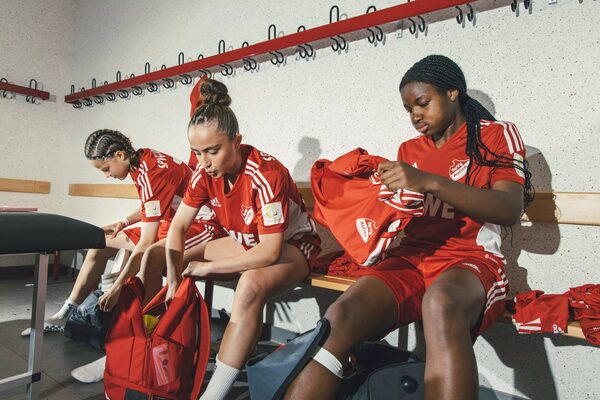'Offside' - <b>Alexandra POLINA c/o JULIA WALDMANN </b>photographs the junior women's football editorial for <b>DIE ZEIT</b>