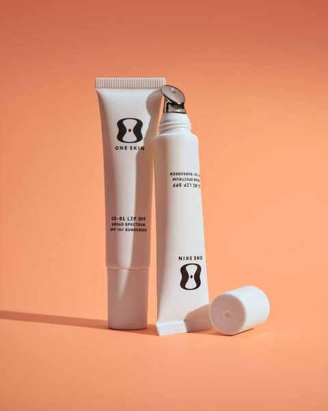 <b>ONE HUNDRED BERLIN </b>handles the creative retouching for the<b> Dapper Dan cover featuring Xumeen</b> as well as for the OS-01 LIP SPF by OneSkin &amp; A day in Berlin with Oakley Japan by Zalando
