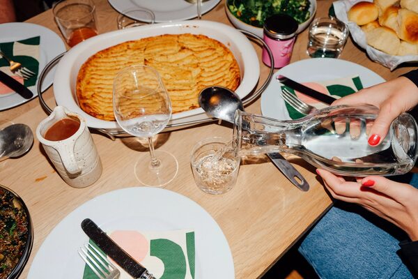 'Friendsgiving' - the freelance work of photographer <b>Claudia Gödke c/o STILLSTARS</b> for you on gosee.news