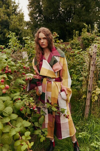 Emma In London - photographed By <b>Kate Moore c/o ALYSSA PIZER MANAGEMENT</b>
