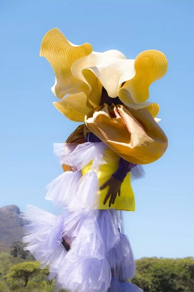 <b>SALLYHATESWING </b>– the photographer duo opens a poetic space between fashion and art with “<b>Sculpture Garden</b>” for <b>ELLE Hungary</b>