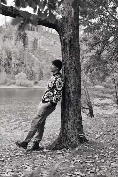 Get out of the city, into nature - <b>Sarah STORCH c/o DOUBLE T Photographers</b> photographs actor aka male model <b>Benjamin Kühnemund</b> for <b>MUSTANG</b>