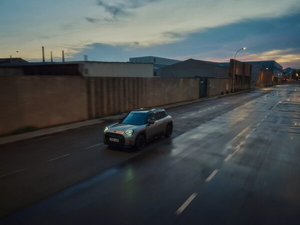 Neu: <b>TIM ADORF, Transportation &amp; Sports Fotograf</b> (Hamburg, Barcelona)&nbsp;und seine stimmungsvolle Kampagne für den <b>MINI ACEMAN</b>