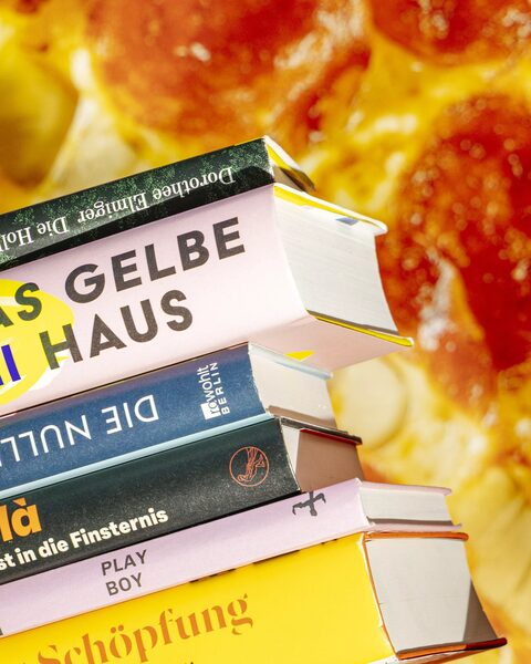Alexandra Polina photographed the cover story "German Book Prize" for DER SPIEGEL.